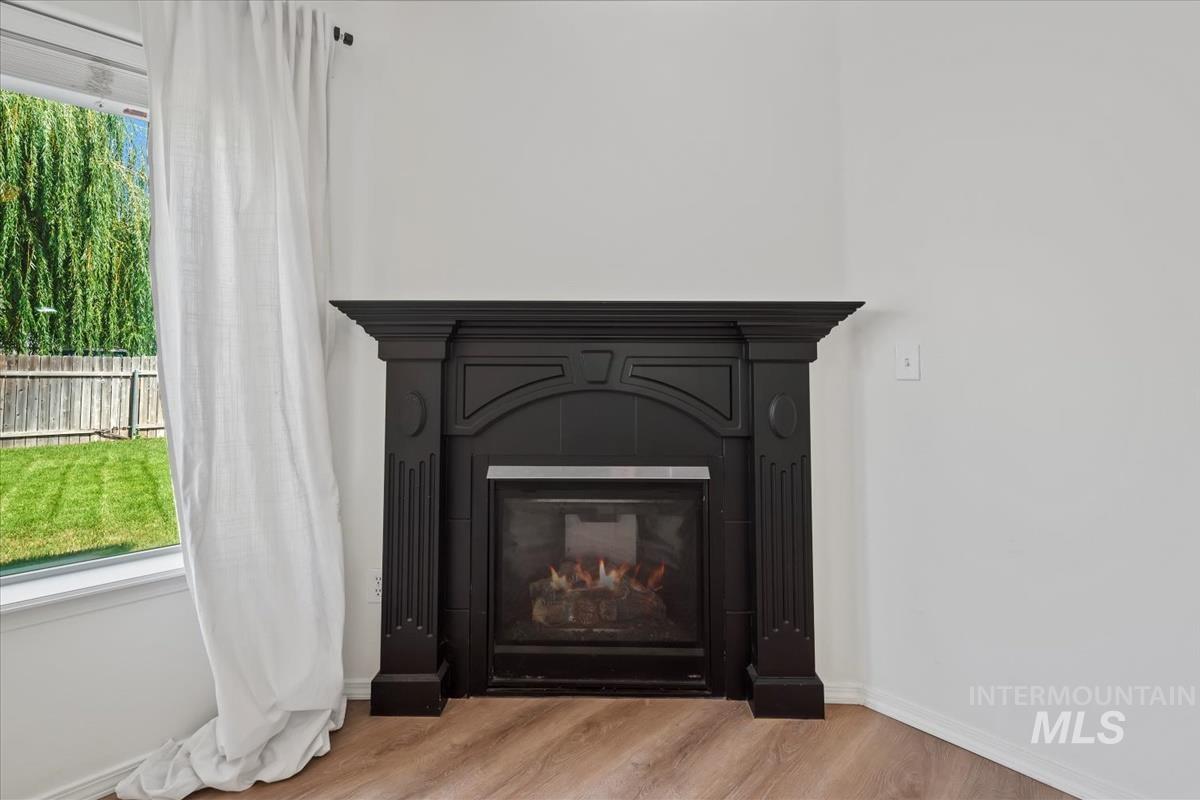 686 Nugget Court, Middleton, Idaho 83644-5278, 4 Bedrooms, 2.5 Bathrooms, Residential For Sale, Price $444,900,MLS 98955855