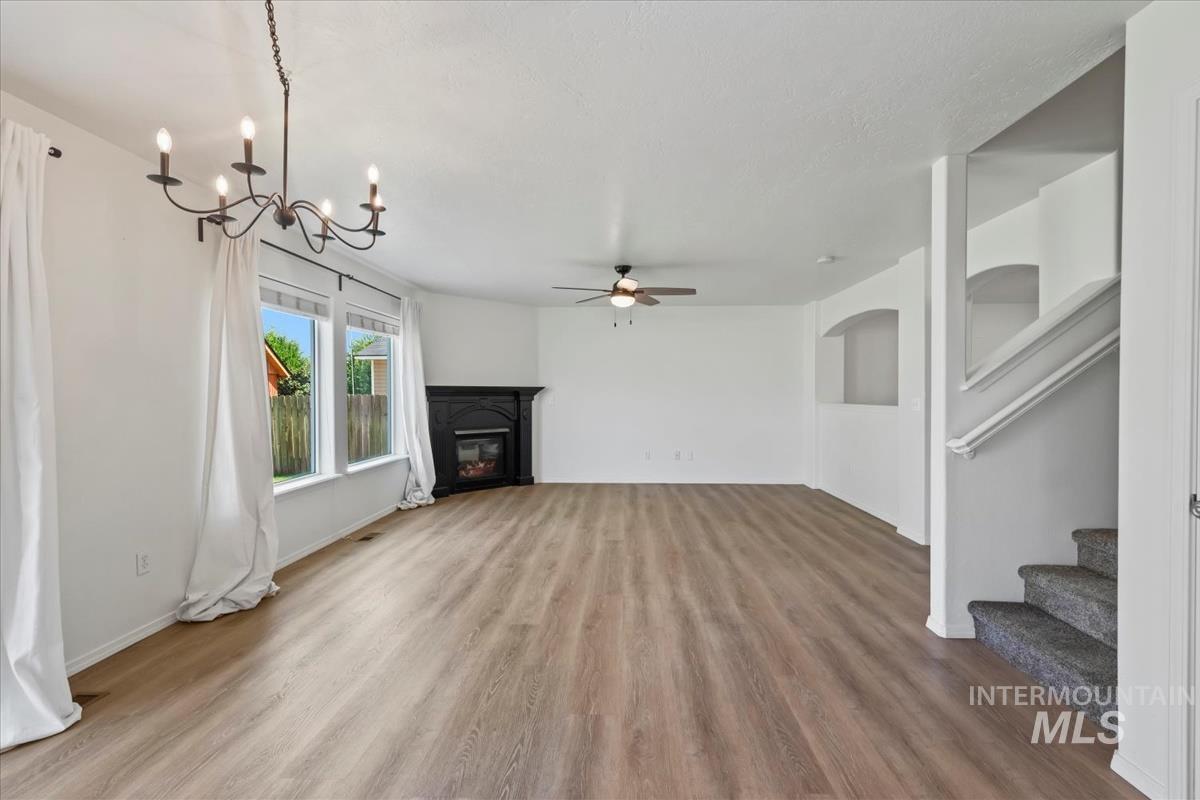 686 Nugget Court, Middleton, Idaho 83644-5278, 4 Bedrooms, 2.5 Bathrooms, Residential For Sale, Price $444,900,MLS 98955855