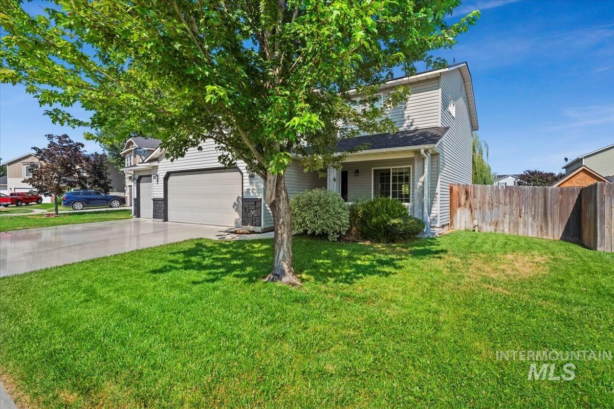 686 Nugget Court, Middleton, Idaho 83644-5278, 4 Bedrooms, 2.5 Bathrooms, Residential For Sale, Price $444,900,MLS 98955855