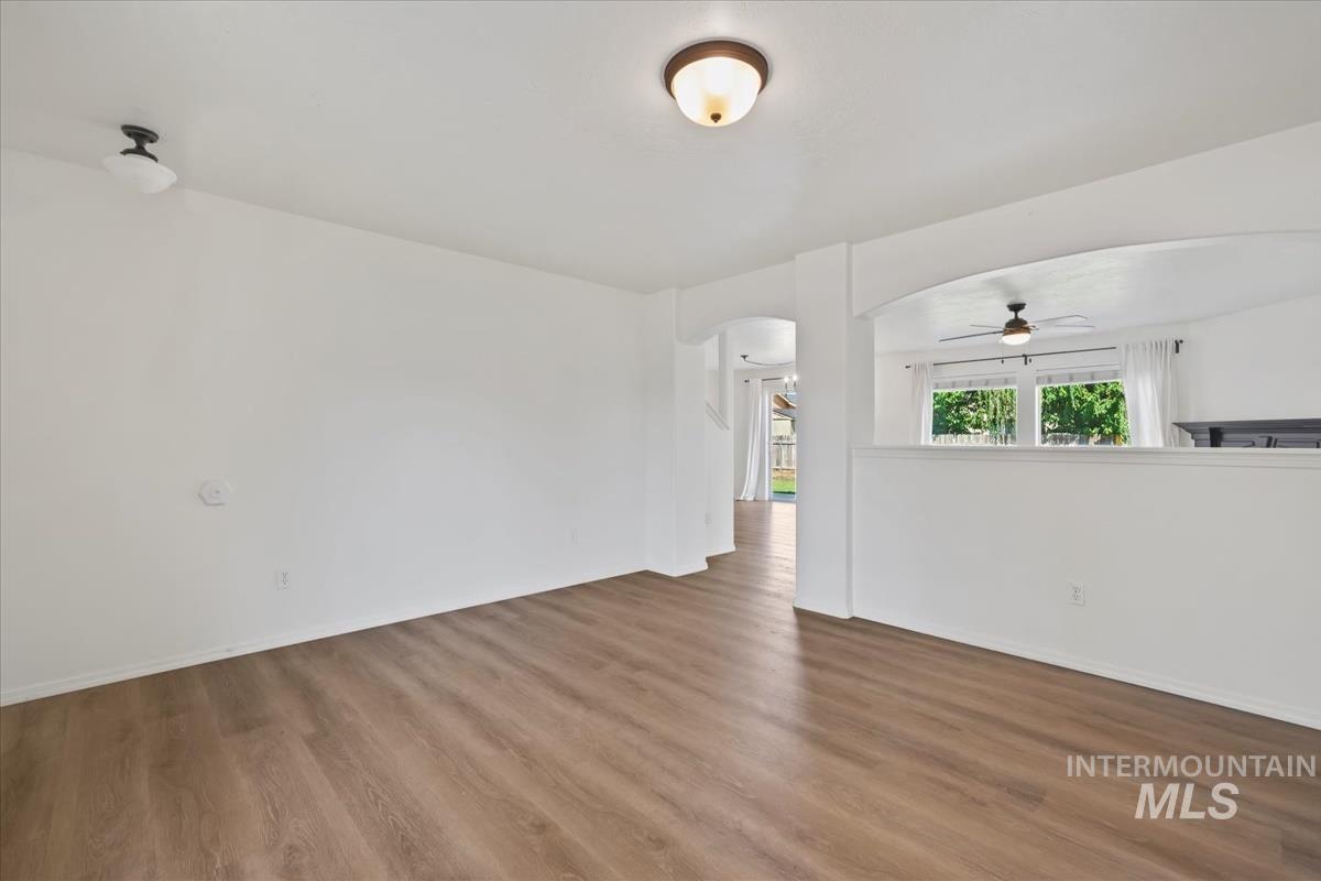 686 Nugget Court, Middleton, Idaho 83644-5278, 4 Bedrooms, 2.5 Bathrooms, Residential For Sale, Price $444,900,MLS 98955855