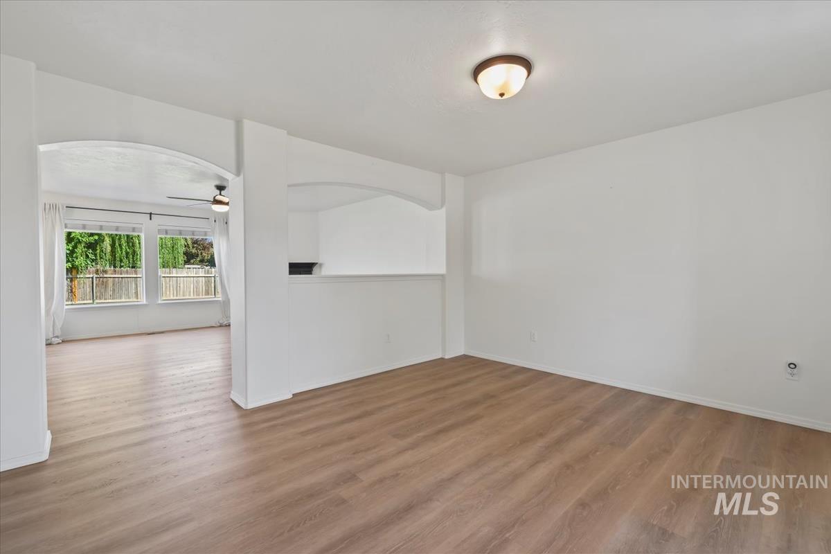 686 Nugget Court, Middleton, Idaho 83644-5278, 4 Bedrooms, 2.5 Bathrooms, Residential For Sale, Price $444,900,MLS 98955855