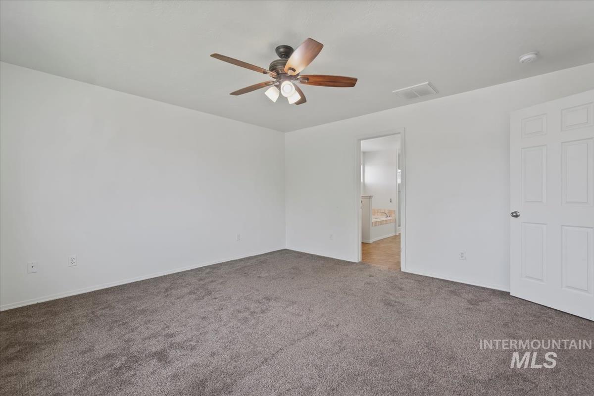 686 Nugget Court, Middleton, Idaho 83644-5278, 4 Bedrooms, 2.5 Bathrooms, Residential For Sale, Price $444,900,MLS 98955855