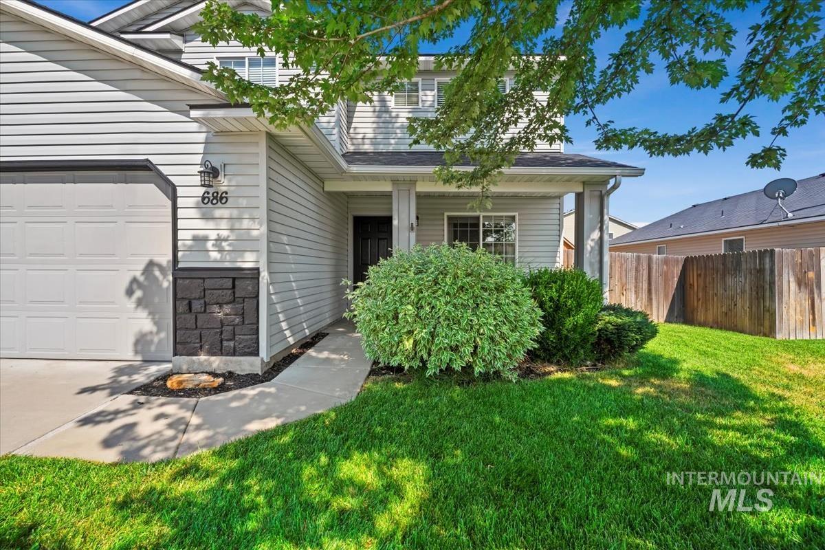 686 Nugget Court, Middleton, Idaho 83644-5278, 4 Bedrooms, 2.5 Bathrooms, Residential For Sale, Price $444,900,MLS 98955855