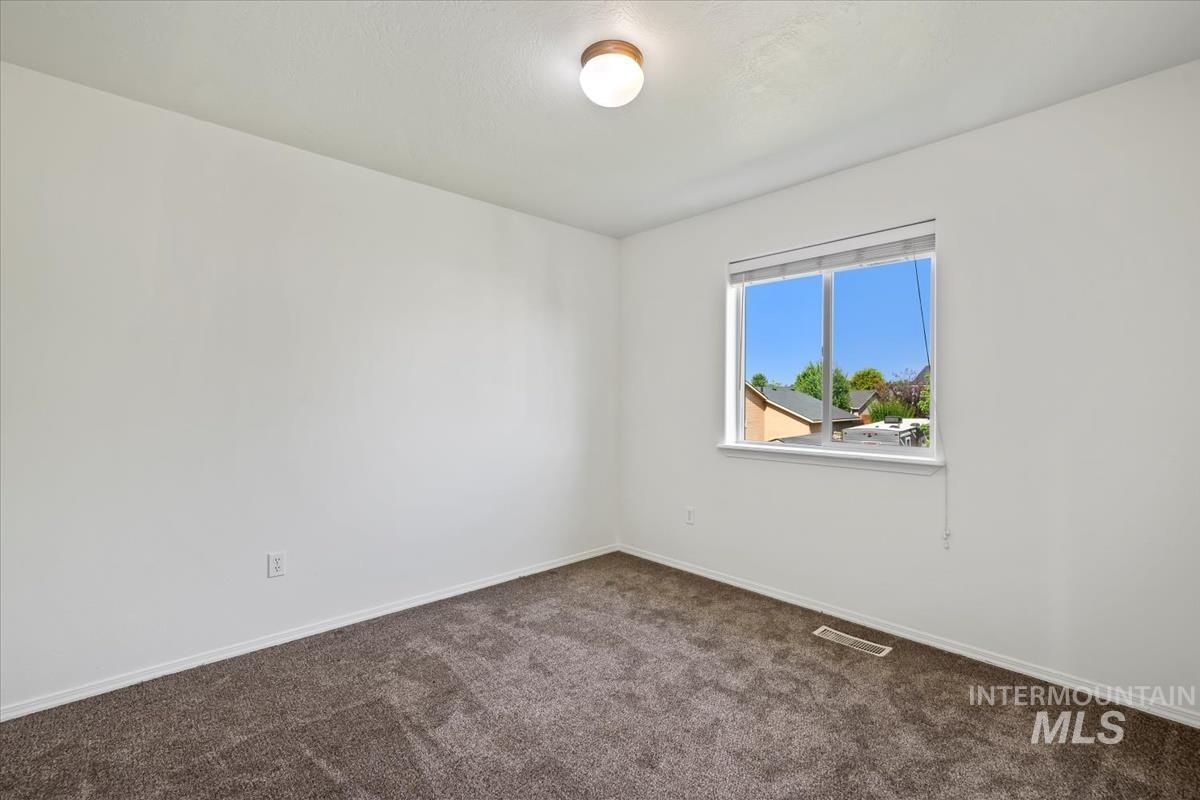 686 Nugget Court, Middleton, Idaho 83644-5278, 4 Bedrooms, 2.5 Bathrooms, Residential For Sale, Price $444,900,MLS 98955855