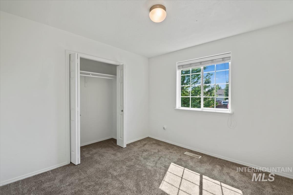 686 Nugget Court, Middleton, Idaho 83644-5278, 4 Bedrooms, 2.5 Bathrooms, Residential For Sale, Price $444,900,MLS 98955855