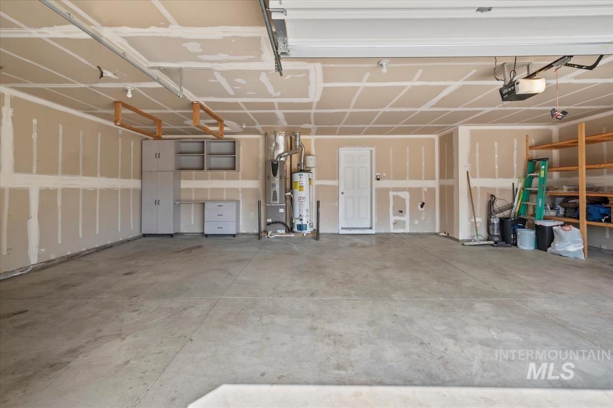 686 Nugget Court, Middleton, Idaho 83644-5278, 4 Bedrooms, 2.5 Bathrooms, Residential For Sale, Price $444,900,MLS 98955855