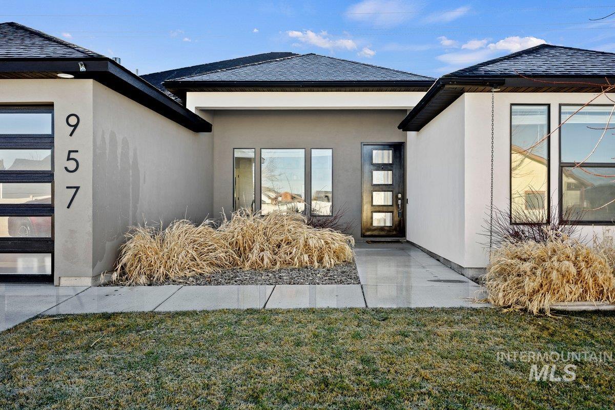 957 Birchton Loop, Twin Falls, Idaho 83301, 3 Bedrooms, 2 Bathrooms, Residential For Sale, Price $530,000,MLS 98955877