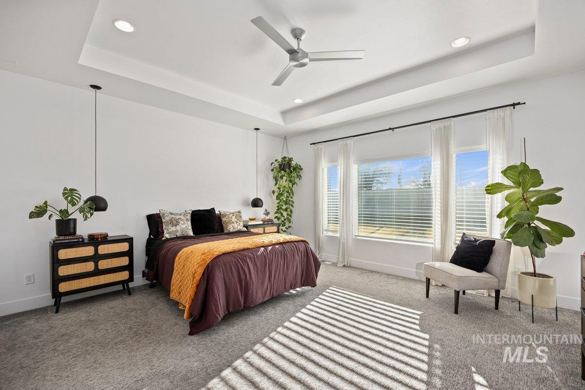 957 Birchton Loop, Twin Falls, Idaho 83301, 3 Bedrooms, 2 Bathrooms, Residential For Sale, Price $530,000,MLS 98955877