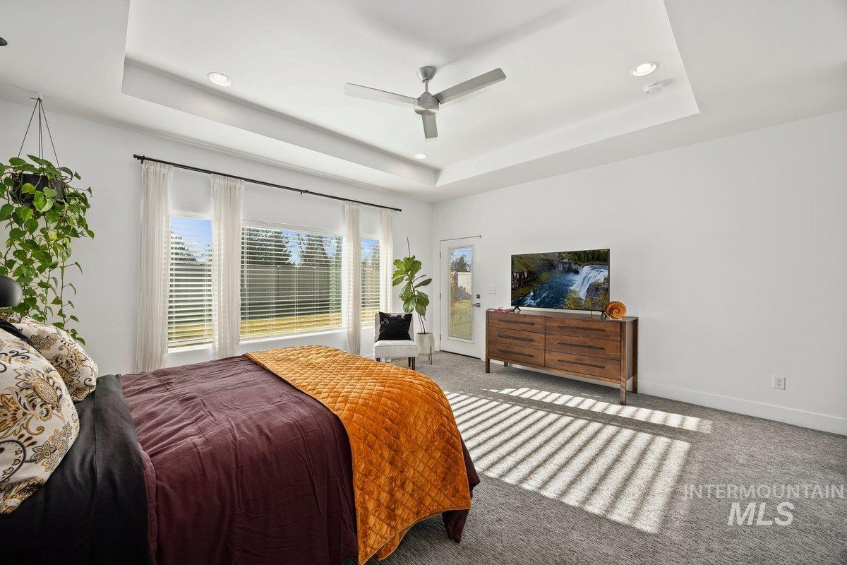 957 Birchton Loop, Twin Falls, Idaho 83301, 3 Bedrooms, 2 Bathrooms, Residential For Sale, Price $530,000,MLS 98955877