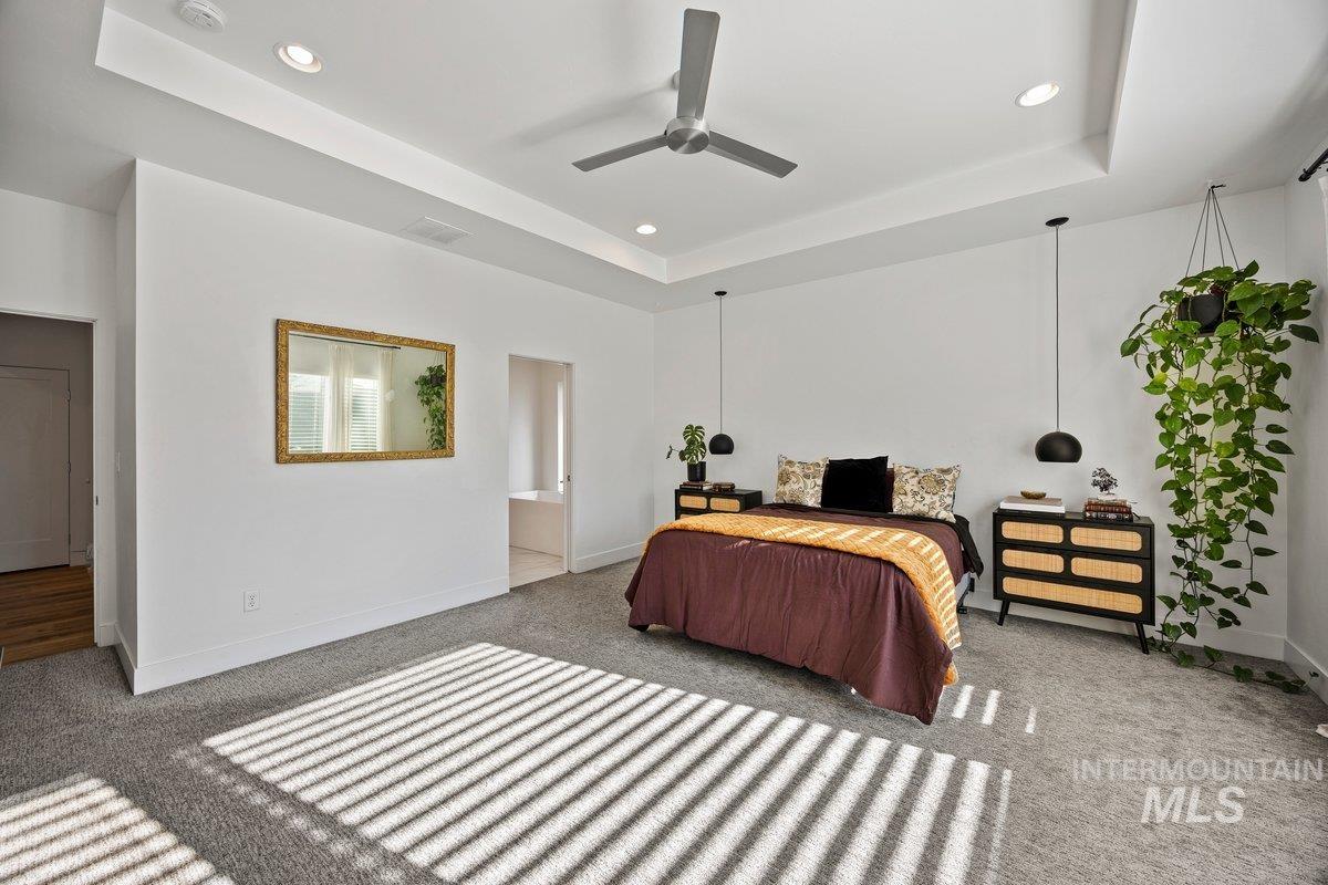 957 Birchton Loop, Twin Falls, Idaho 83301, 3 Bedrooms, 2 Bathrooms, Residential For Sale, Price $530,000,MLS 98955877