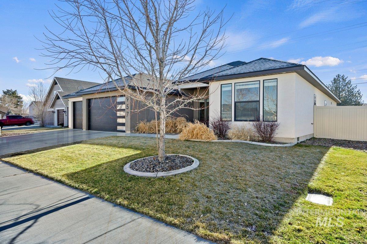 957 Birchton Loop, Twin Falls, Idaho 83301, 3 Bedrooms, 2 Bathrooms, Residential For Sale, Price $530,000,MLS 98955877