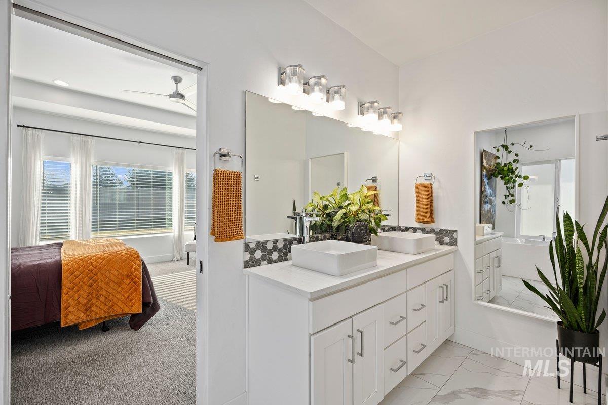 957 Birchton Loop, Twin Falls, Idaho 83301, 3 Bedrooms, 2 Bathrooms, Residential For Sale, Price $530,000,MLS 98955877