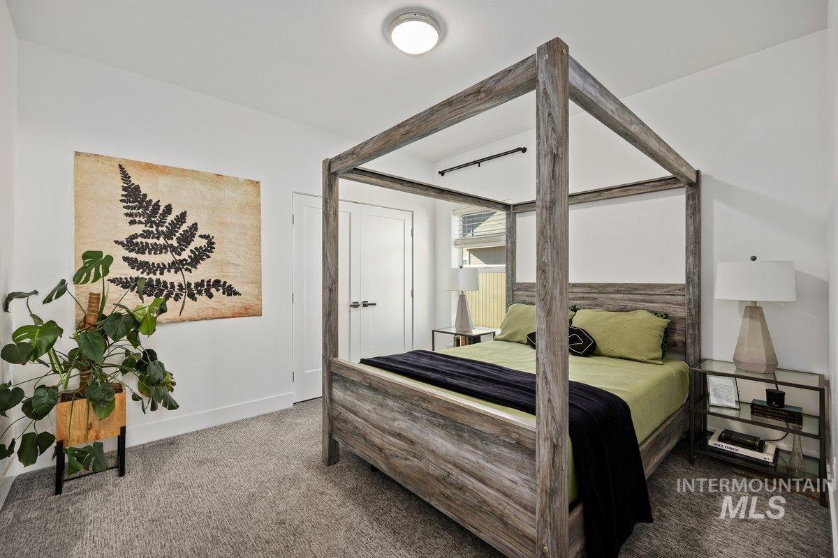 957 Birchton Loop, Twin Falls, Idaho 83301, 3 Bedrooms, 2 Bathrooms, Residential For Sale, Price $530,000,MLS 98955877