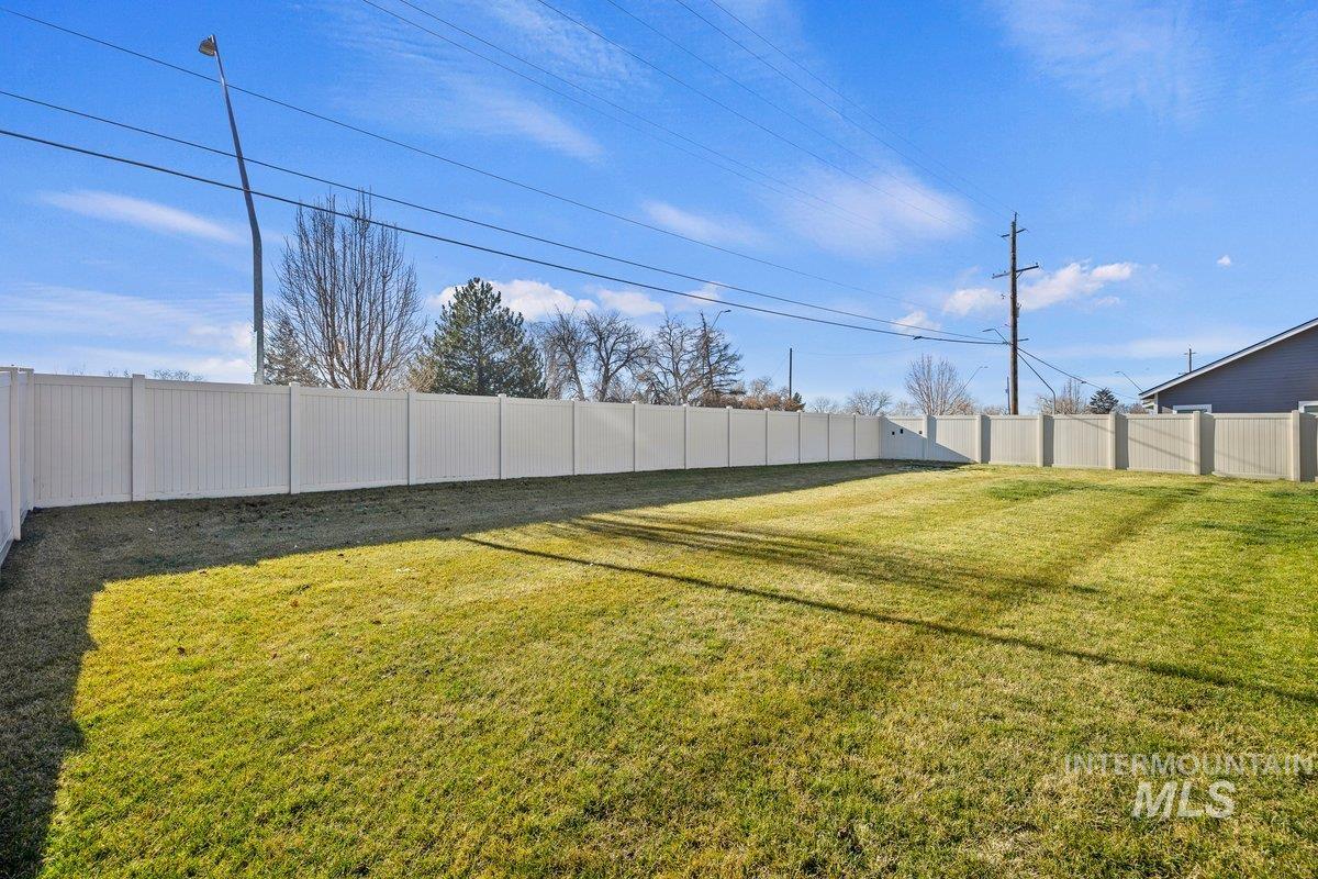 957 Birchton Loop, Twin Falls, Idaho 83301, 3 Bedrooms, 2 Bathrooms, Residential For Sale, Price $530,000,MLS 98955877