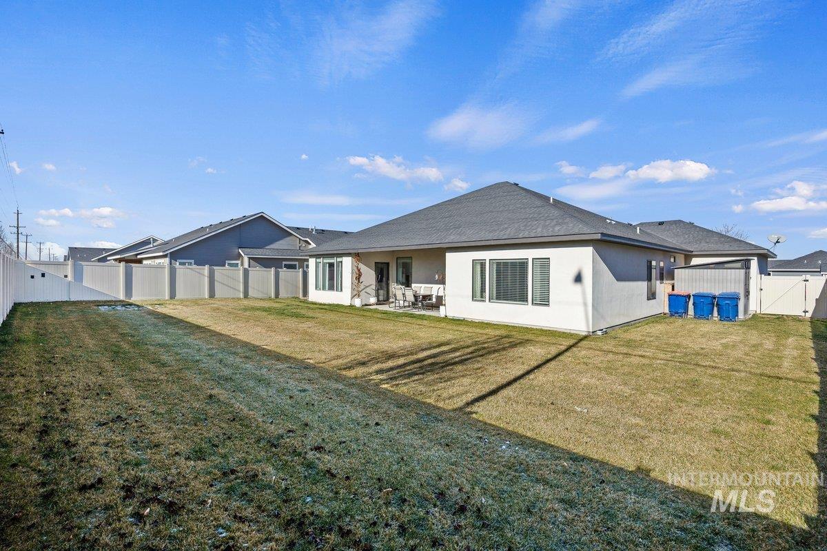 957 Birchton Loop, Twin Falls, Idaho 83301, 3 Bedrooms, 2 Bathrooms, Residential For Sale, Price $530,000,MLS 98955877