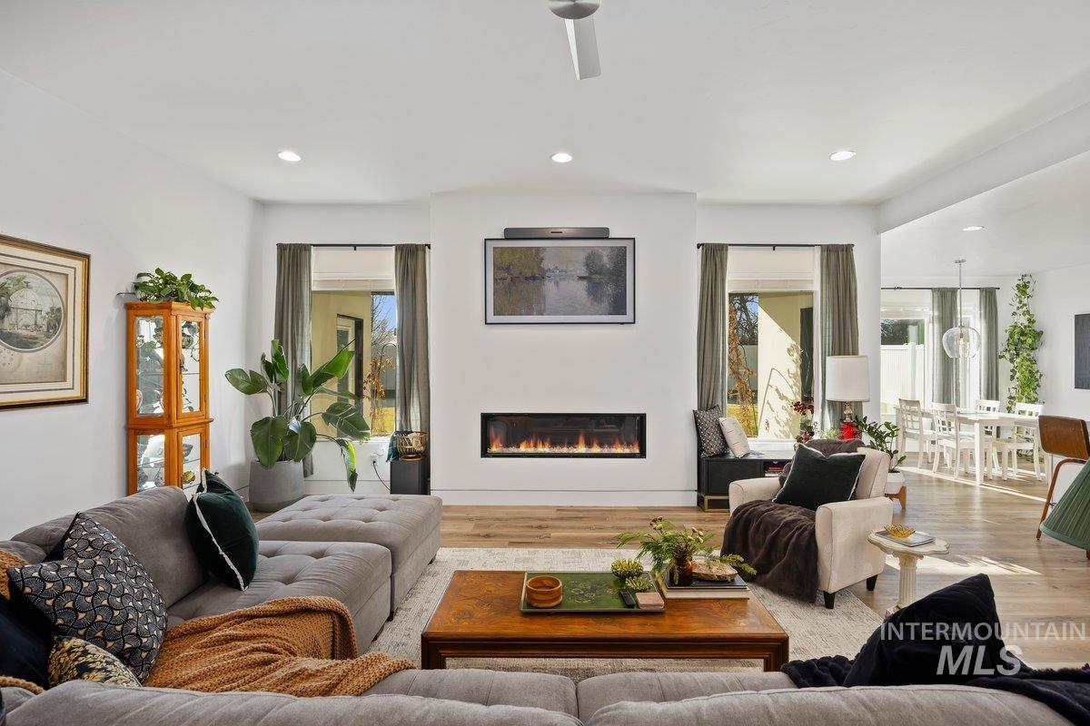 957 Birchton Loop, Twin Falls, Idaho 83301, 3 Bedrooms, 2 Bathrooms, Residential For Sale, Price $530,000,MLS 98955877