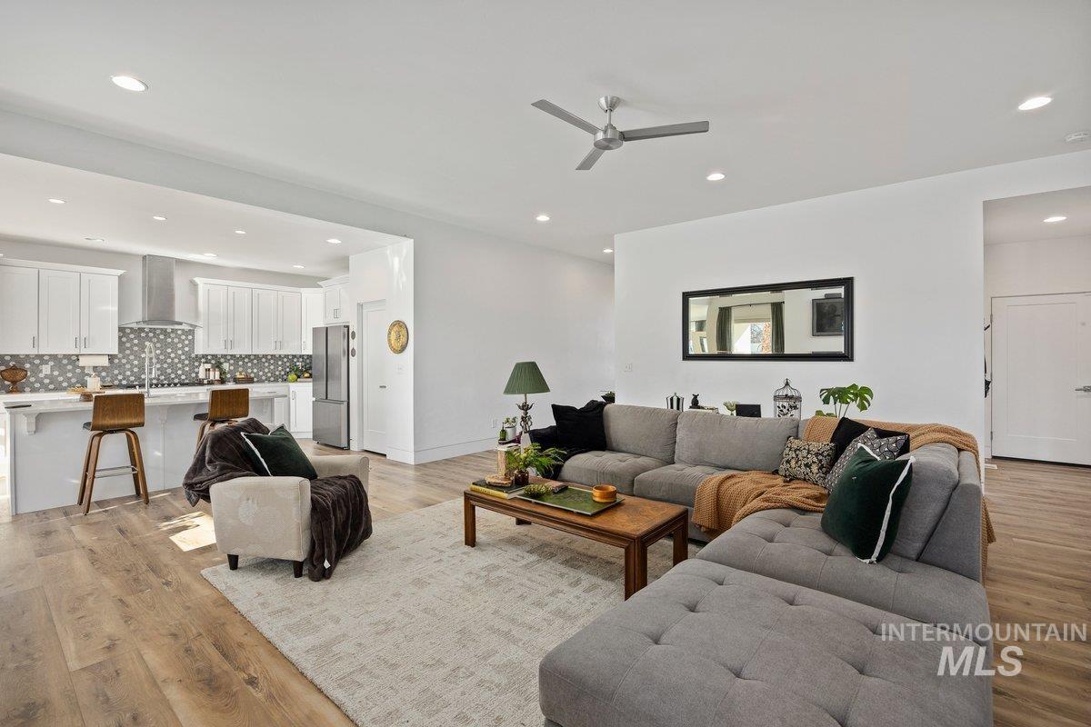 957 Birchton Loop, Twin Falls, Idaho 83301, 3 Bedrooms, 2 Bathrooms, Residential For Sale, Price $530,000,MLS 98955877