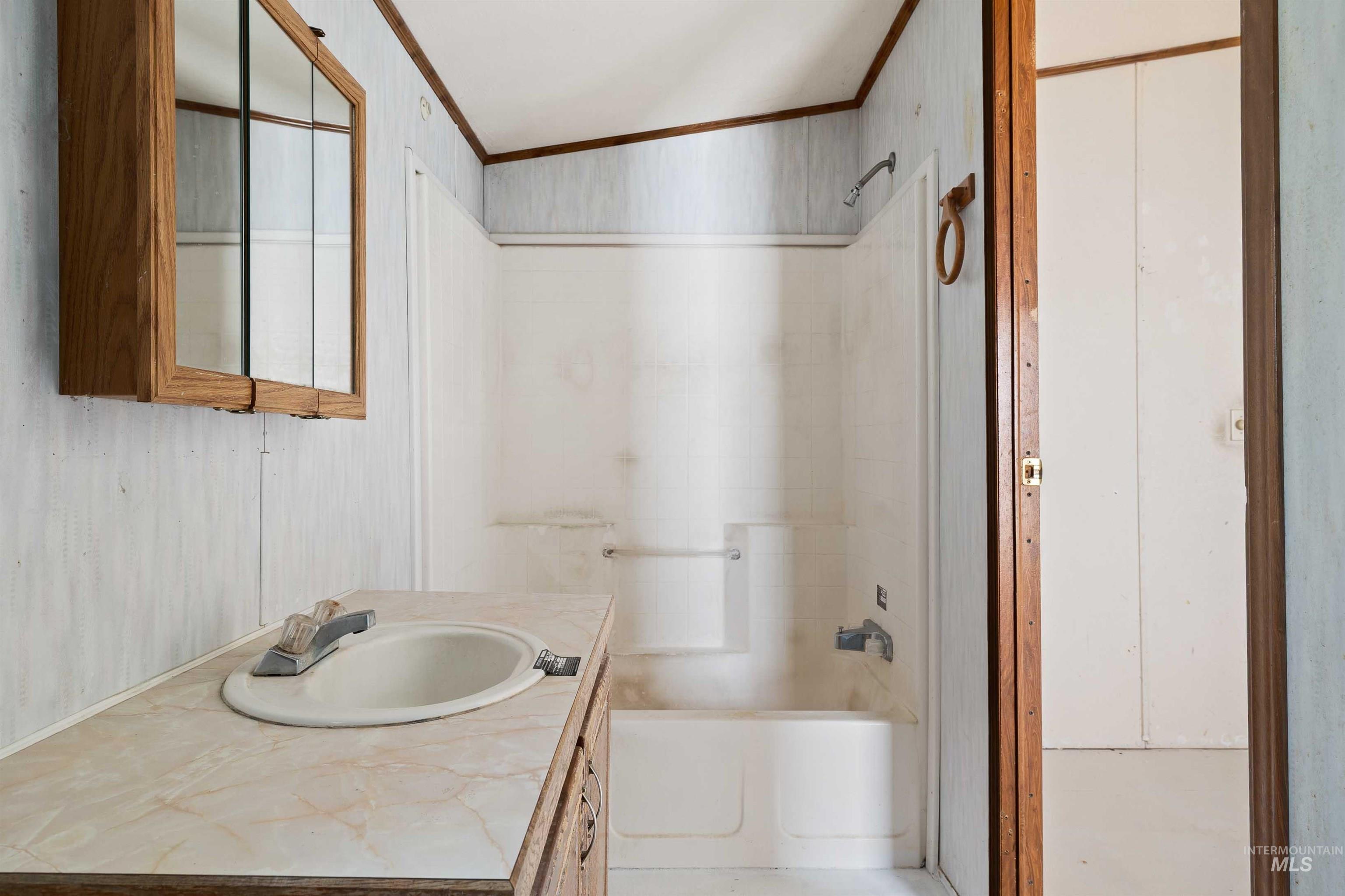 218 E Ave G, Jerome, Idaho 83338, 3 Bedrooms, 2 Bathrooms, Residential For Sale, Price $199,900,MLS 98955878