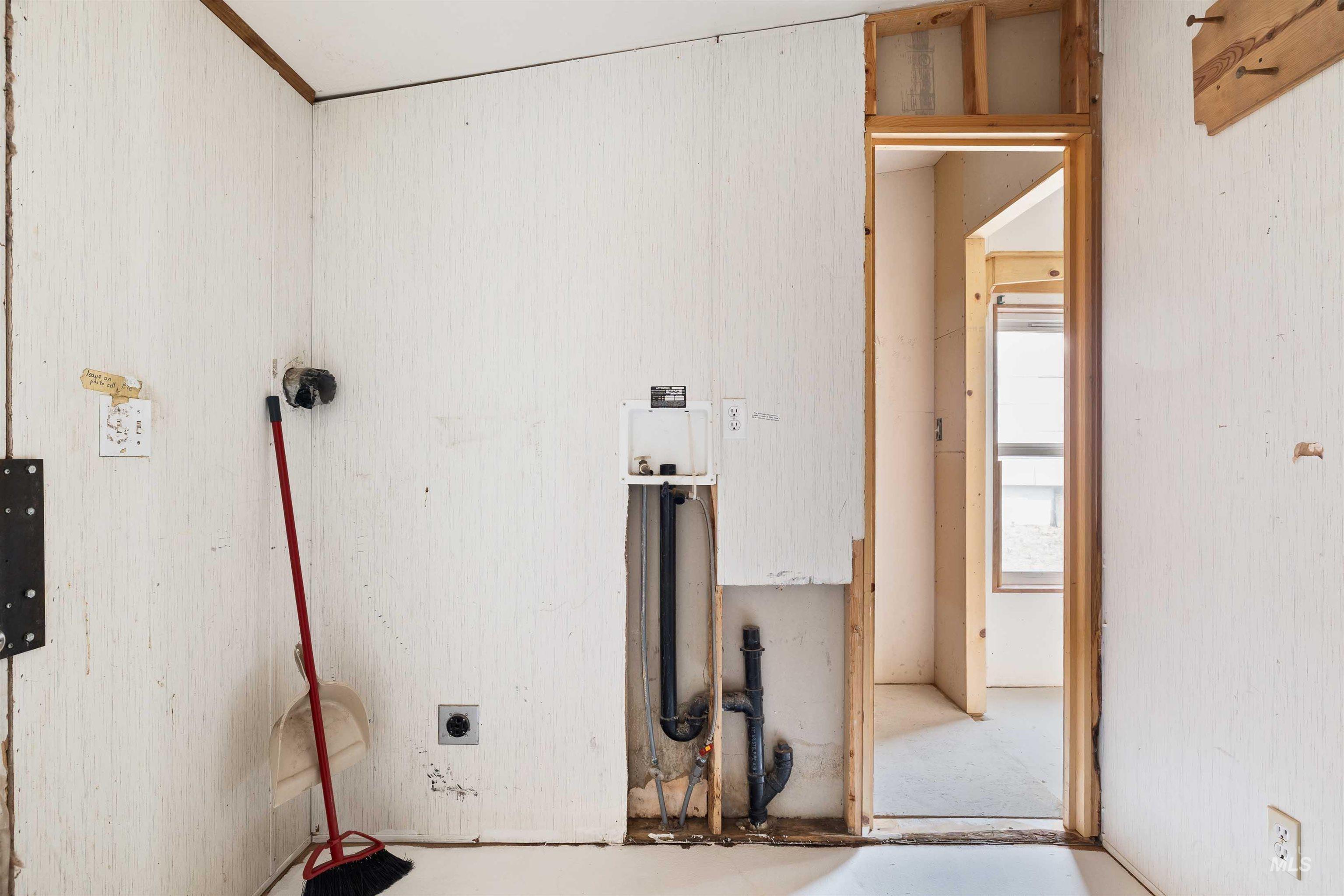 218 E Ave G, Jerome, Idaho 83338, 3 Bedrooms, 2 Bathrooms, Residential For Sale, Price $199,900,MLS 98955878