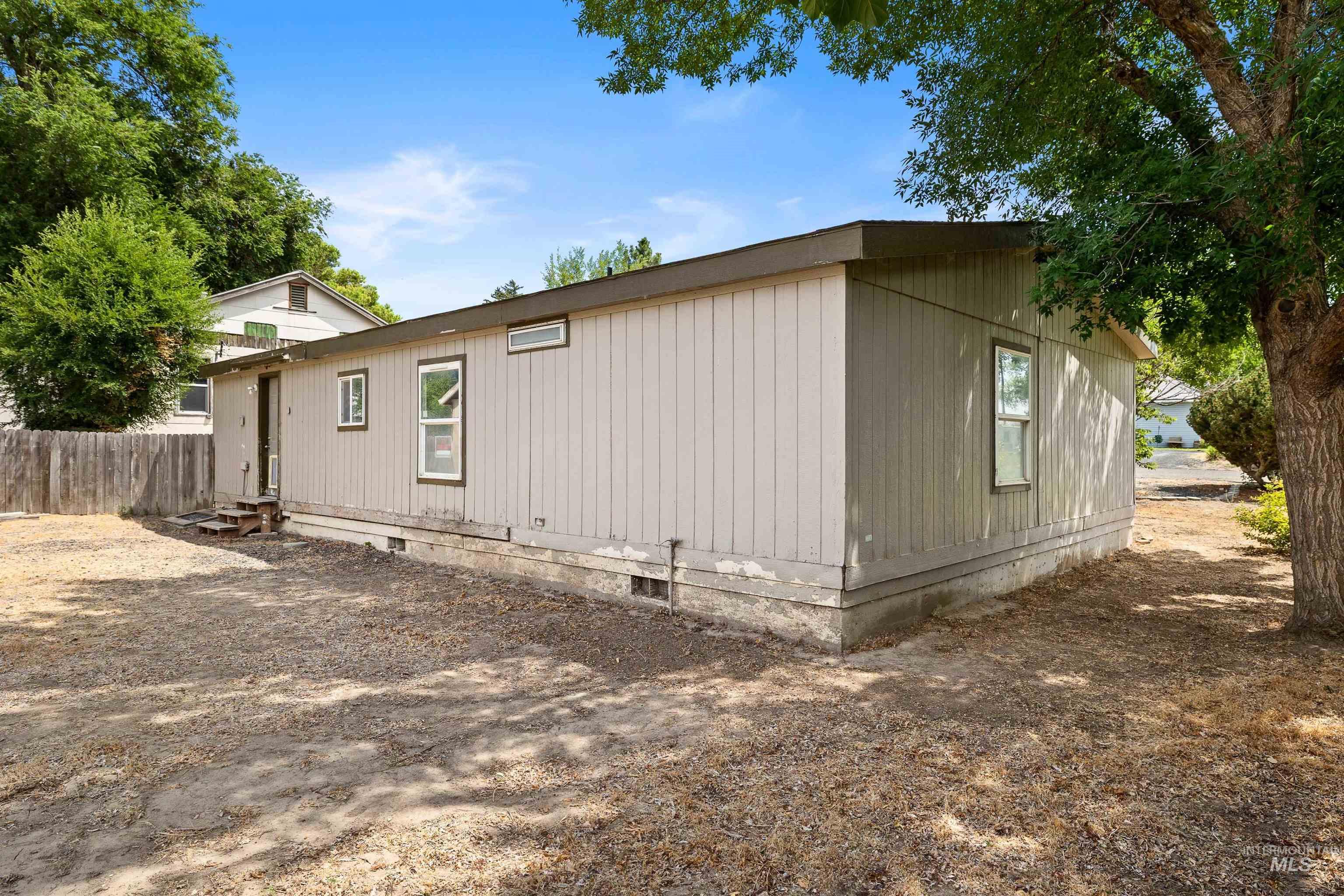 218 E Ave G, Jerome, Idaho 83338, 3 Bedrooms, 2 Bathrooms, Residential For Sale, Price $199,900,MLS 98955878