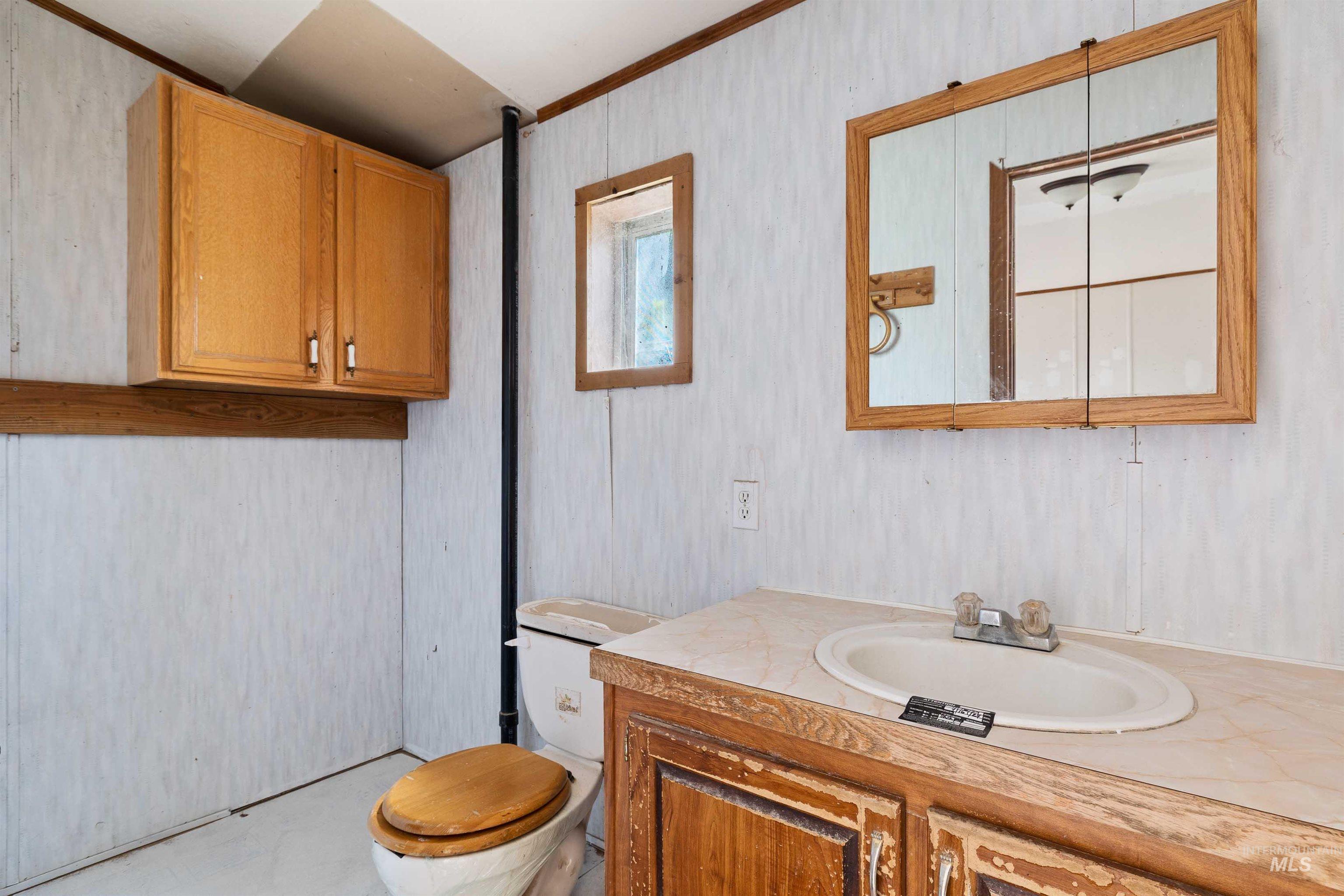 218 E Ave G, Jerome, Idaho 83338, 3 Bedrooms, 2 Bathrooms, Residential For Sale, Price $199,900,MLS 98955878