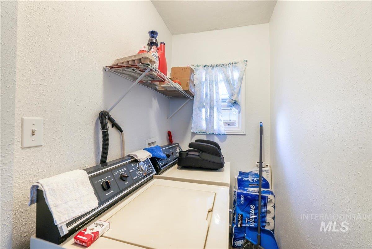 121 7th Ave South, Buhl, Idaho 83316, 4 Bedrooms, 2 Bathrooms, Residential For Sale, Price $270,000,MLS 98955950