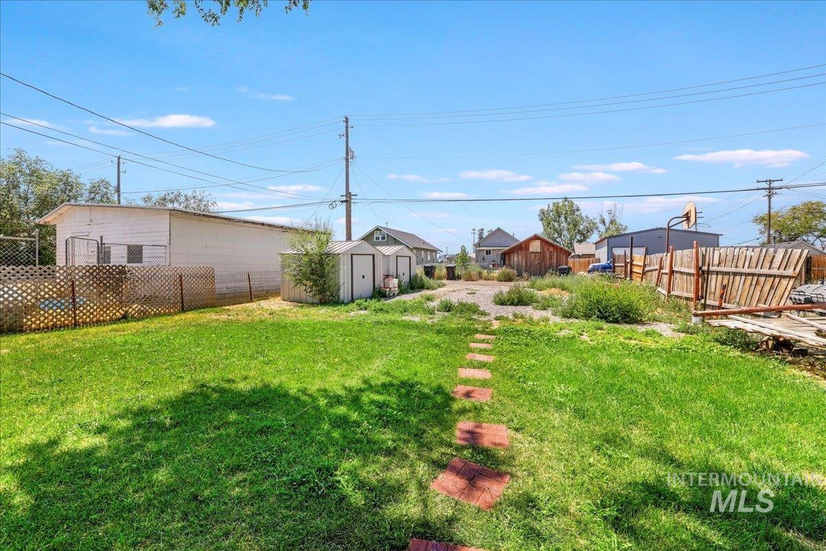 121 7th Ave South, Buhl, Idaho 83316, 4 Bedrooms, 2 Bathrooms, Residential For Sale, Price $270,000,MLS 98955950