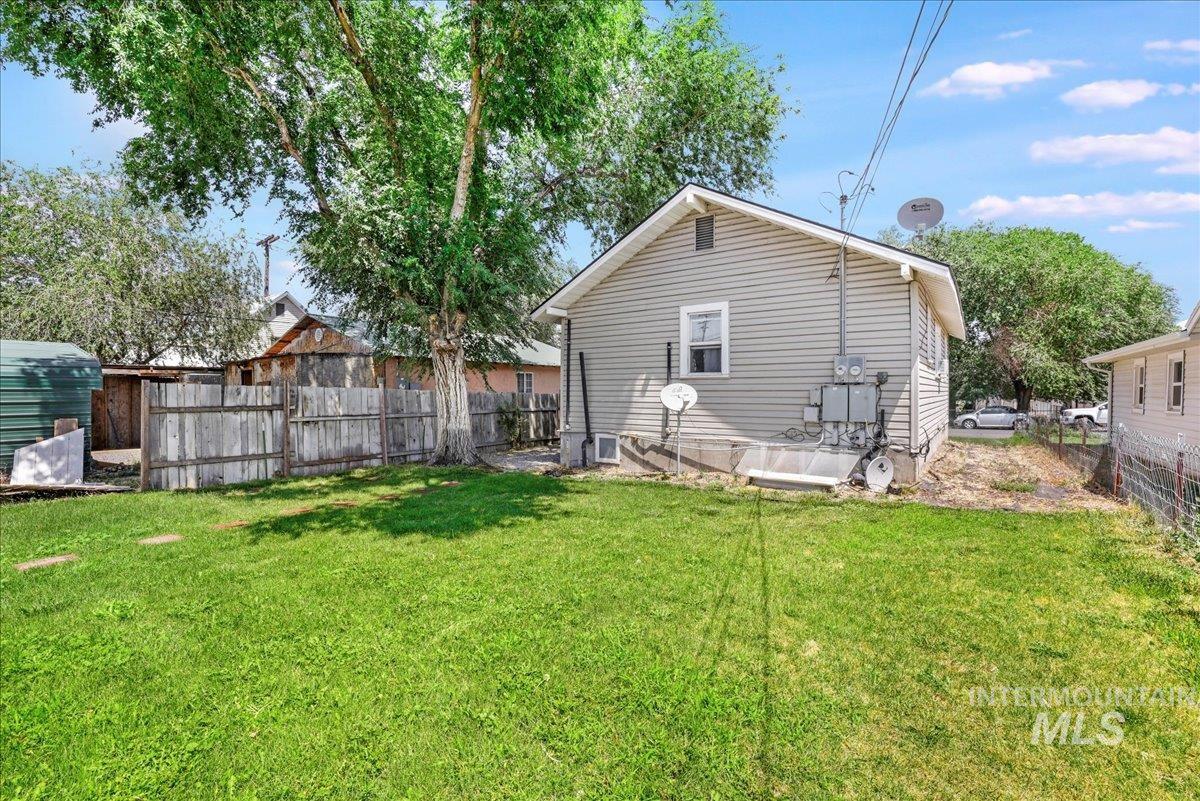 121 7th Ave South, Buhl, Idaho 83316, 4 Bedrooms, 2 Bathrooms, Residential For Sale, Price $270,000,MLS 98955950