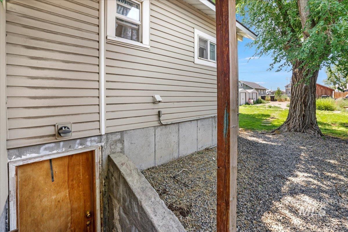 121 7th Ave South, Buhl, Idaho 83316, 4 Bedrooms, 2 Bathrooms, Residential For Sale, Price $270,000,MLS 98955950