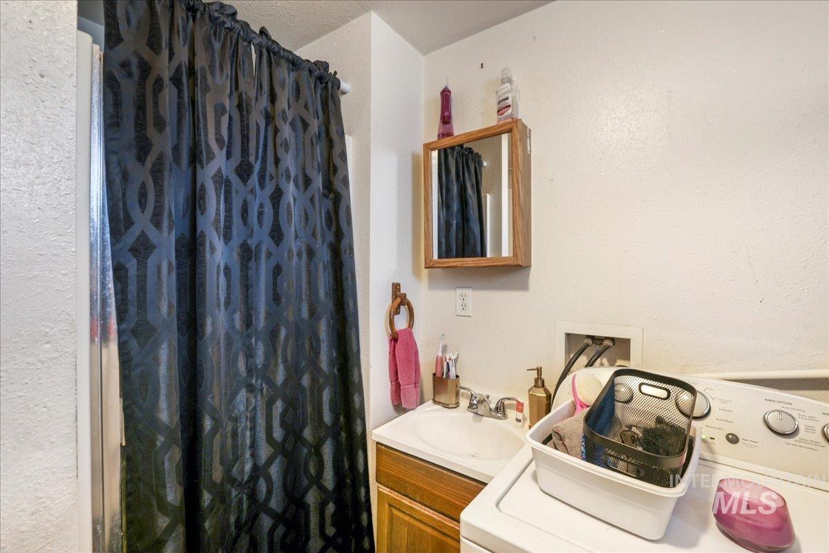 121 7th Ave South, Buhl, Idaho 83316, 4 Bedrooms, 2 Bathrooms, Residential For Sale, Price $270,000,MLS 98955950