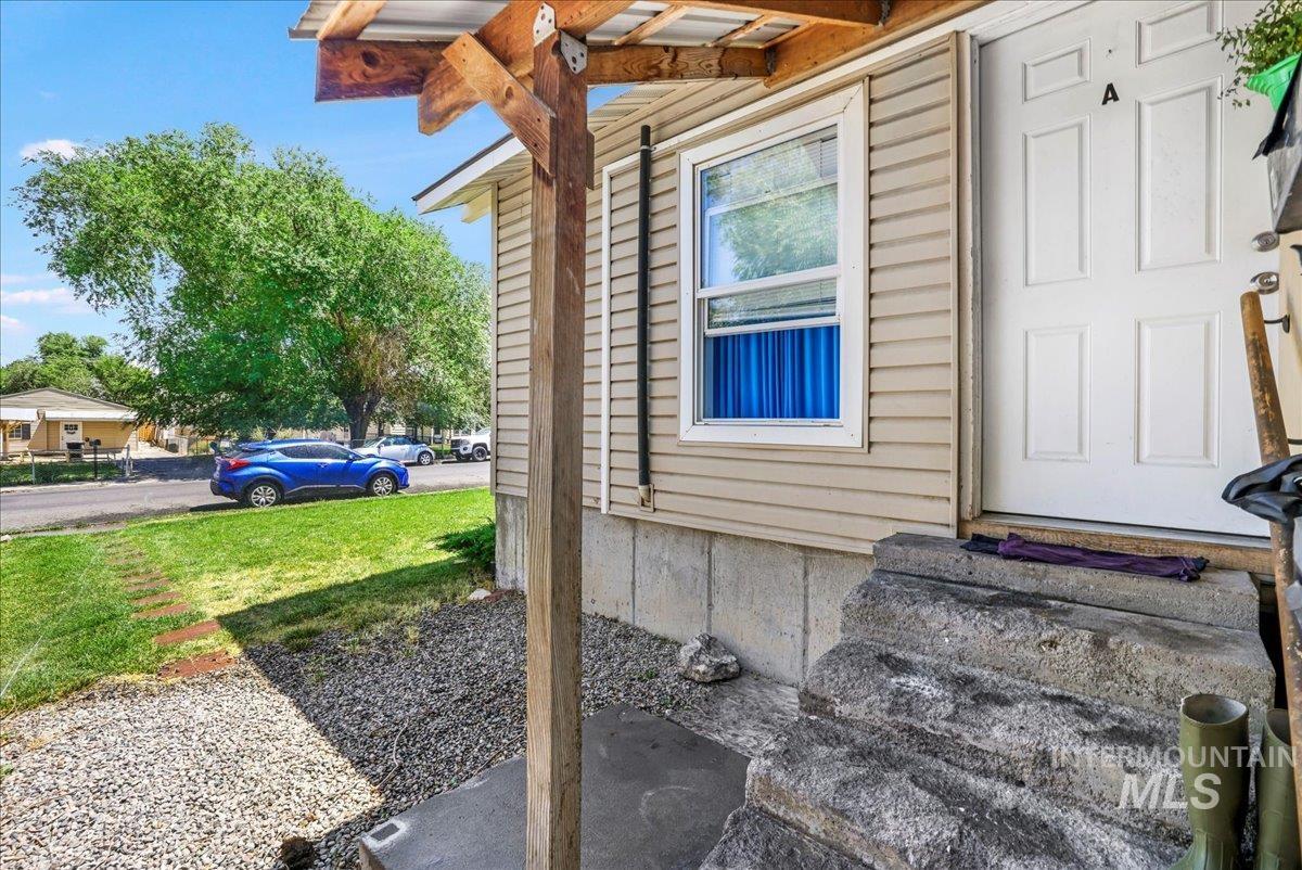 121 7th Ave South, Buhl, Idaho 83316, 4 Bedrooms, 2 Bathrooms, Residential For Sale, Price $270,000,MLS 98955950