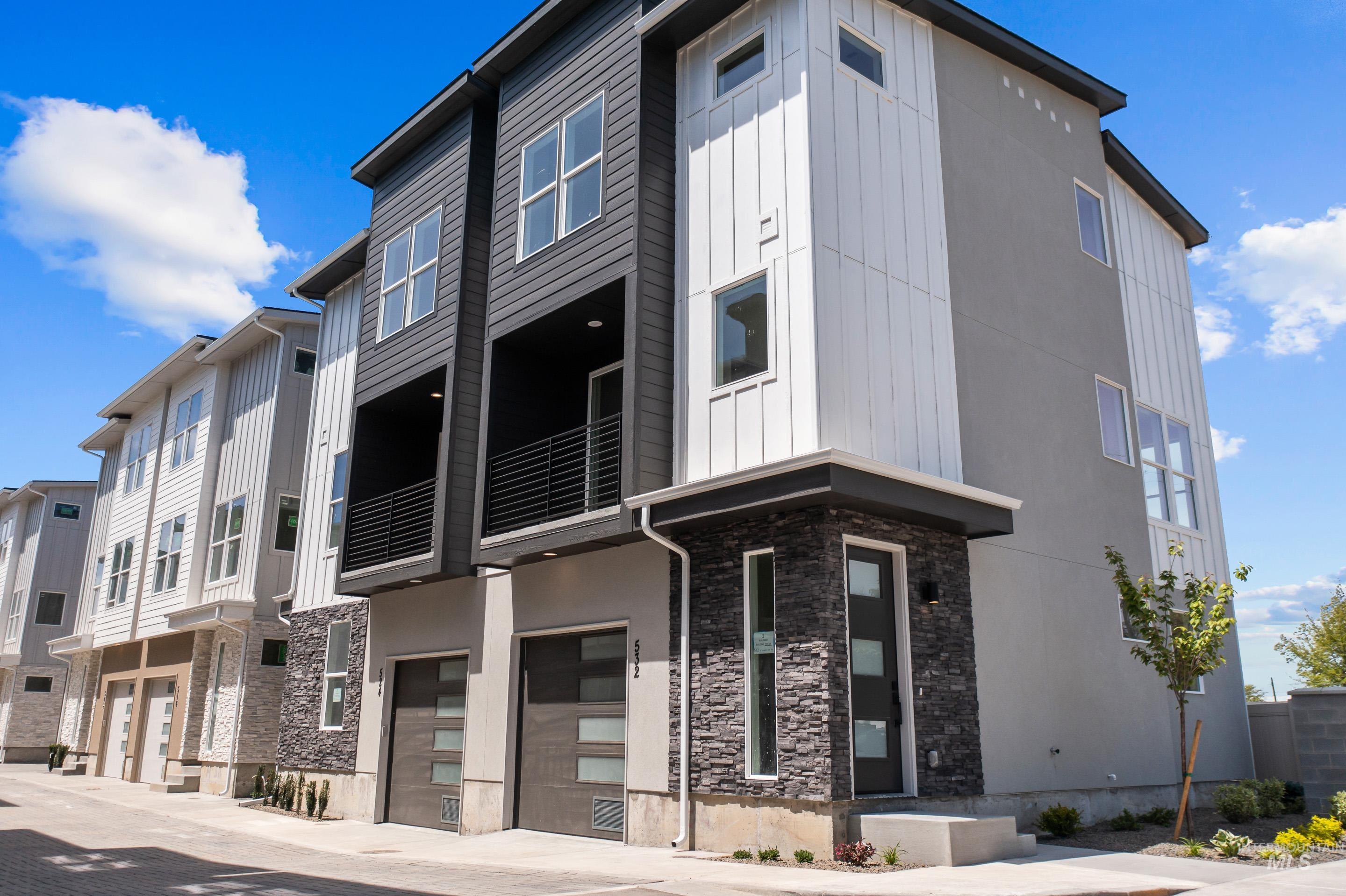 479 E Violets Cove Ln, Garden City, Idaho 83714, 3 Bedrooms, 3.5 Bathrooms, Residential For Sale, Price $600,000,MLS 98955984