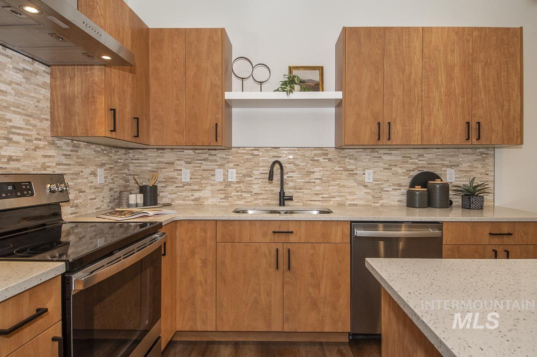 479 E Violets Cove Ln, Garden City, Idaho 83714, 3 Bedrooms, 3.5 Bathrooms, Residential For Sale, Price $600,000,MLS 98955984