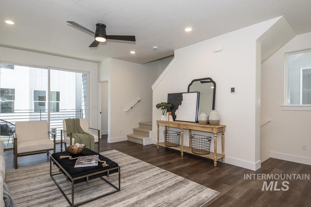 479 E Violets Cove Ln, Garden City, Idaho 83714, 3 Bedrooms, 3.5 Bathrooms, Residential For Sale, Price $600,000,MLS 98955984