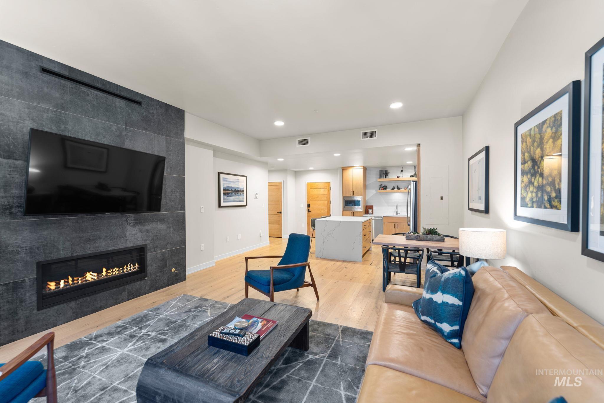 780 Village Dr., Donnelly, Idaho 83615-5014, 1 Bedroom, 1 Bathroom, Residential For Sale, Price $575,000,MLS 98956040