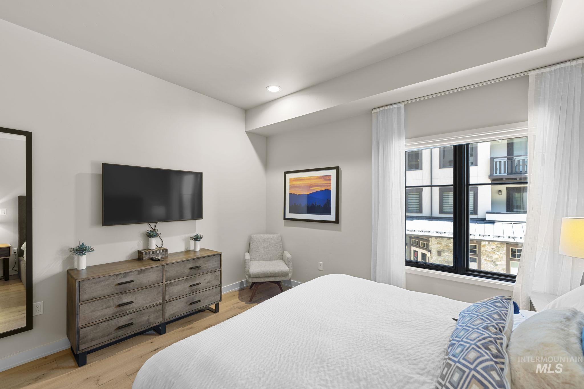 780 Village Dr., Donnelly, Idaho 83615-5014, 1 Bedroom, 1 Bathroom, Residential For Sale, Price $575,000,MLS 98956040