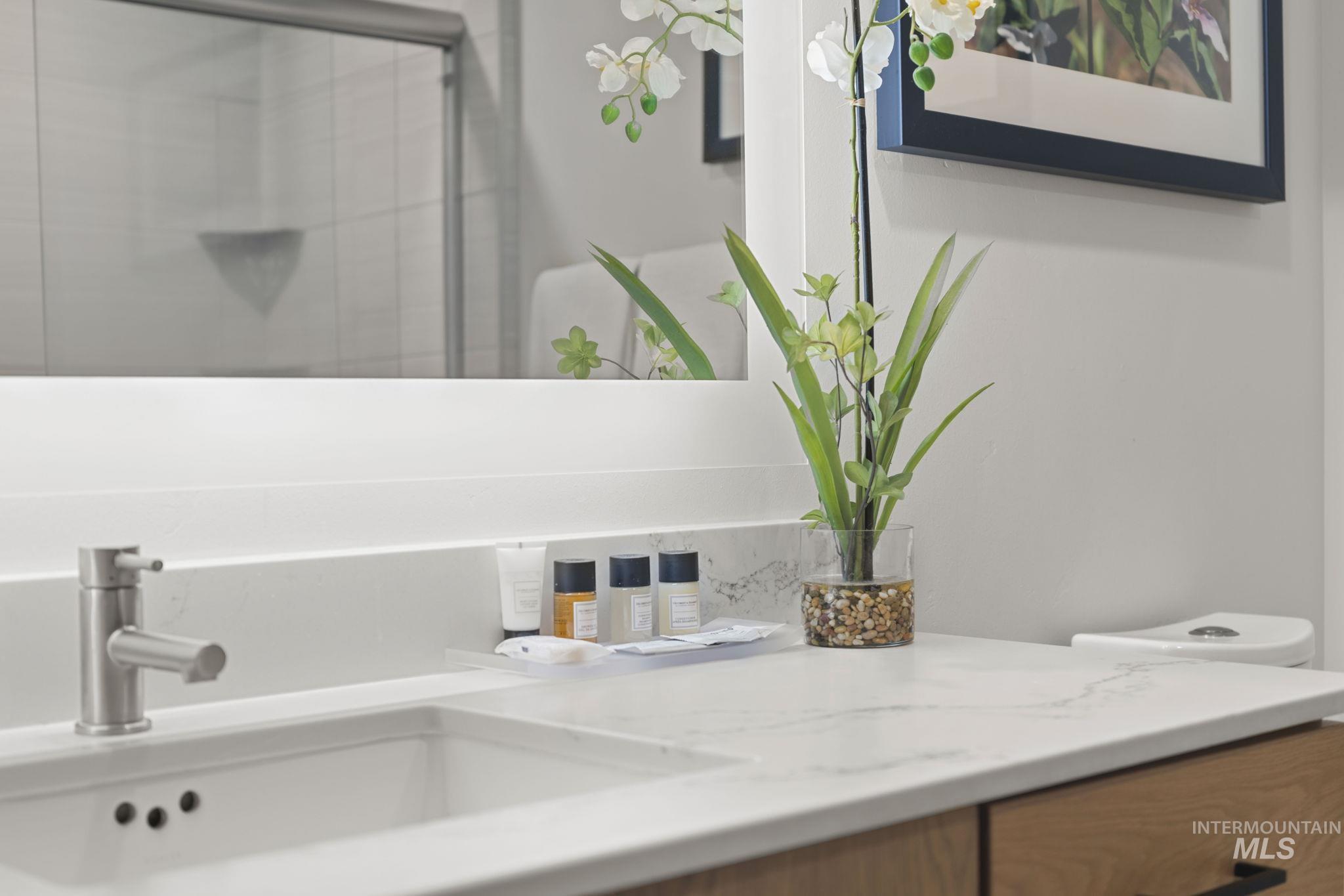 780 Village Dr., Donnelly, Idaho 83615-5014, 1 Bedroom, 1 Bathroom, Residential For Sale, Price $575,000,MLS 98956040