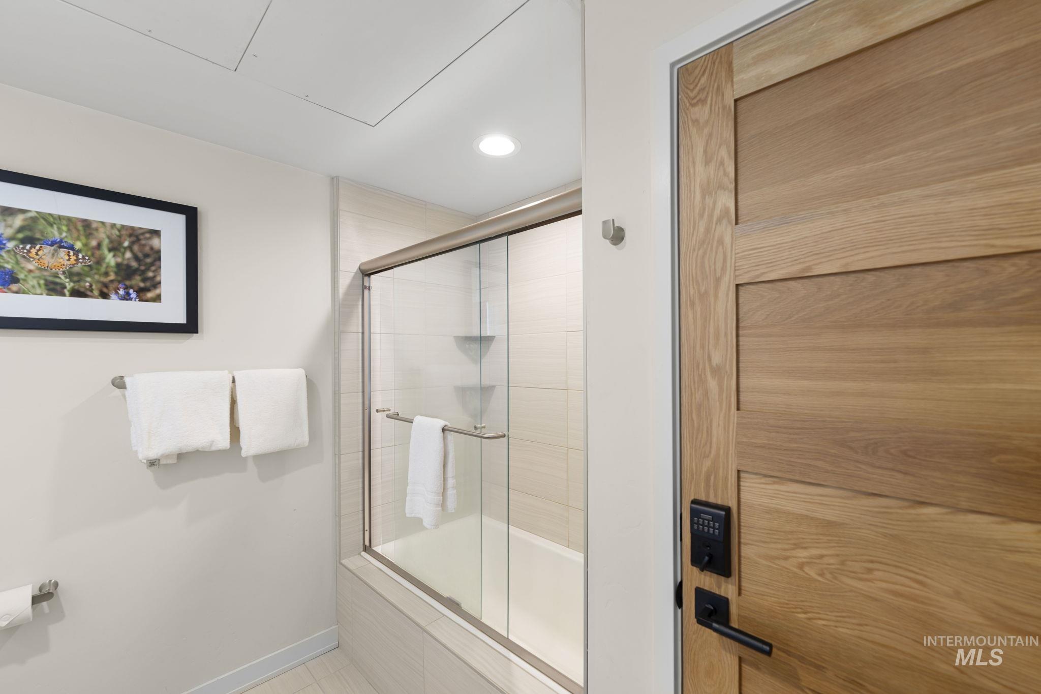 780 Village Dr., Donnelly, Idaho 83615-5014, 1 Bedroom, 1 Bathroom, Residential For Sale, Price $575,000,MLS 98956040