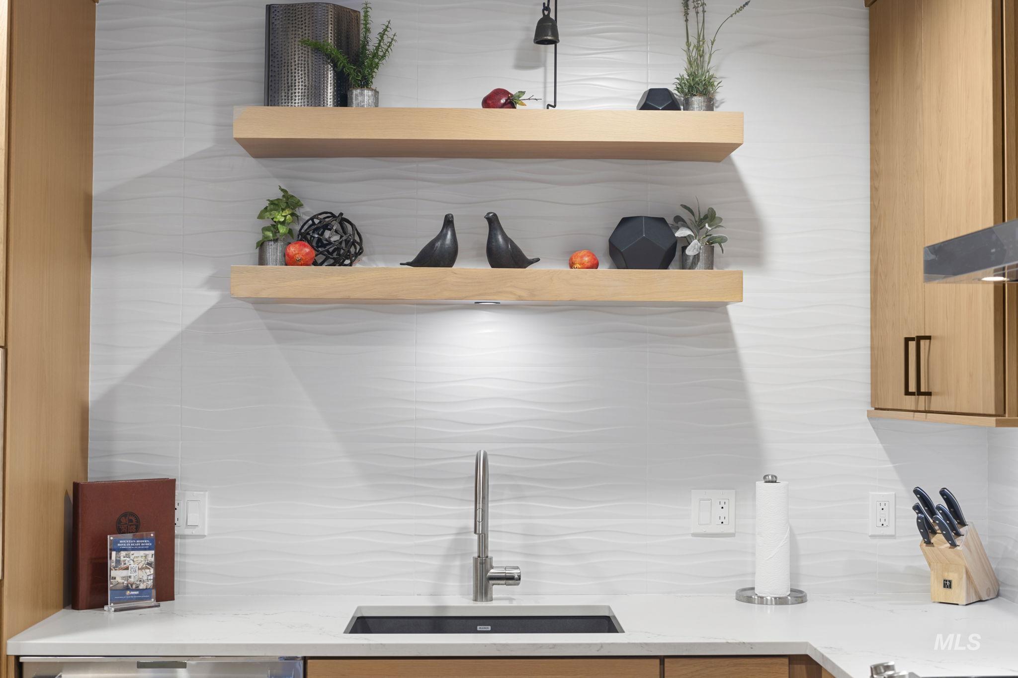 780 Village Dr., Donnelly, Idaho 83615-5014, 1 Bedroom, 1 Bathroom, Residential For Sale, Price $575,000,MLS 98956040