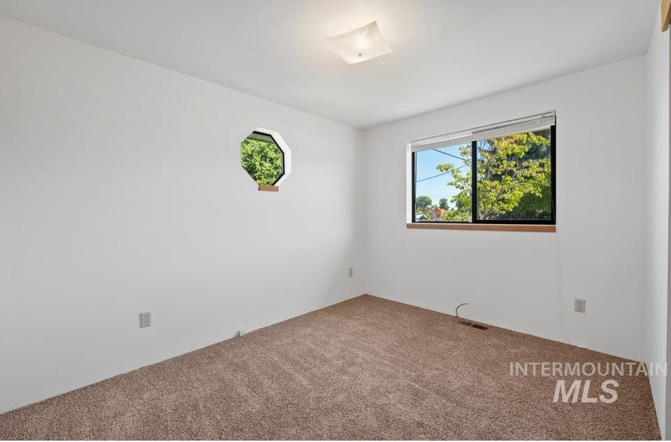 1128 Burrell Ave., Lewiston, Idaho 83501, 3 Bedrooms, 2 Bathrooms, Residential For Sale, Price $279,000,MLS 98956068