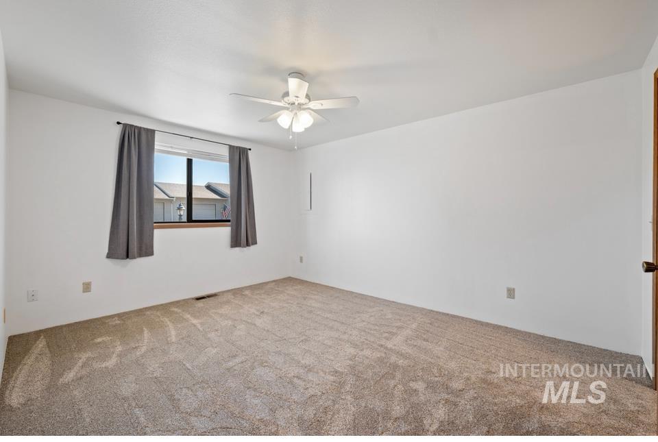 1128 Burrell Ave., Lewiston, Idaho 83501, 3 Bedrooms, 2 Bathrooms, Residential For Sale, Price $279,000,MLS 98956068