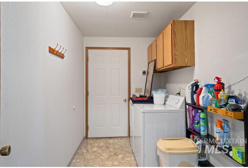 1128 Burrell Ave., Lewiston, Idaho 83501, 3 Bedrooms, 2 Bathrooms, Residential For Sale, Price $279,000,MLS 98956068