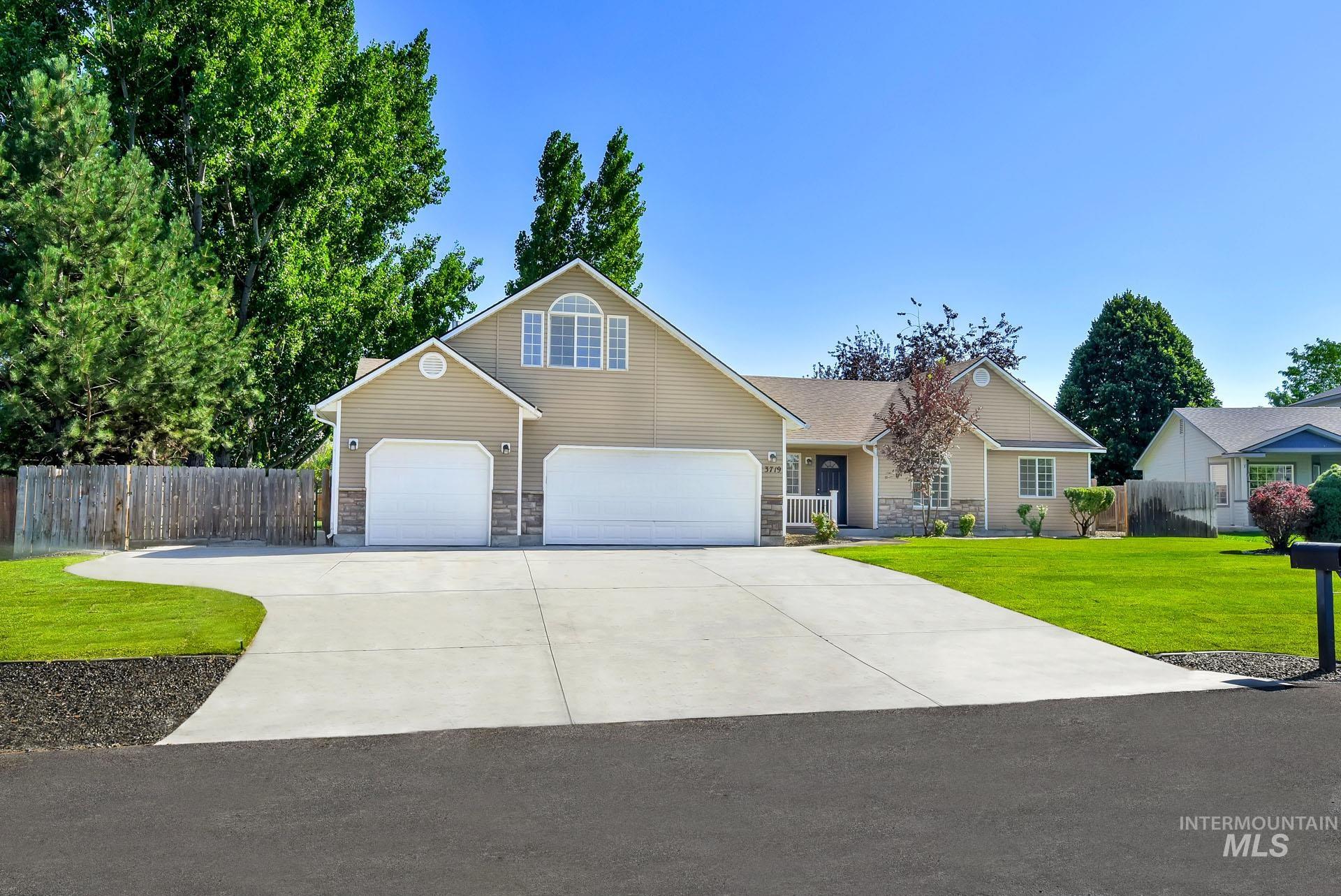 3719 E Sage Ct, Nampa, Idaho 83687, 6 Bedrooms, 2.5 Bathrooms, Residential For Sale, Price $524,000,MLS 98956095
