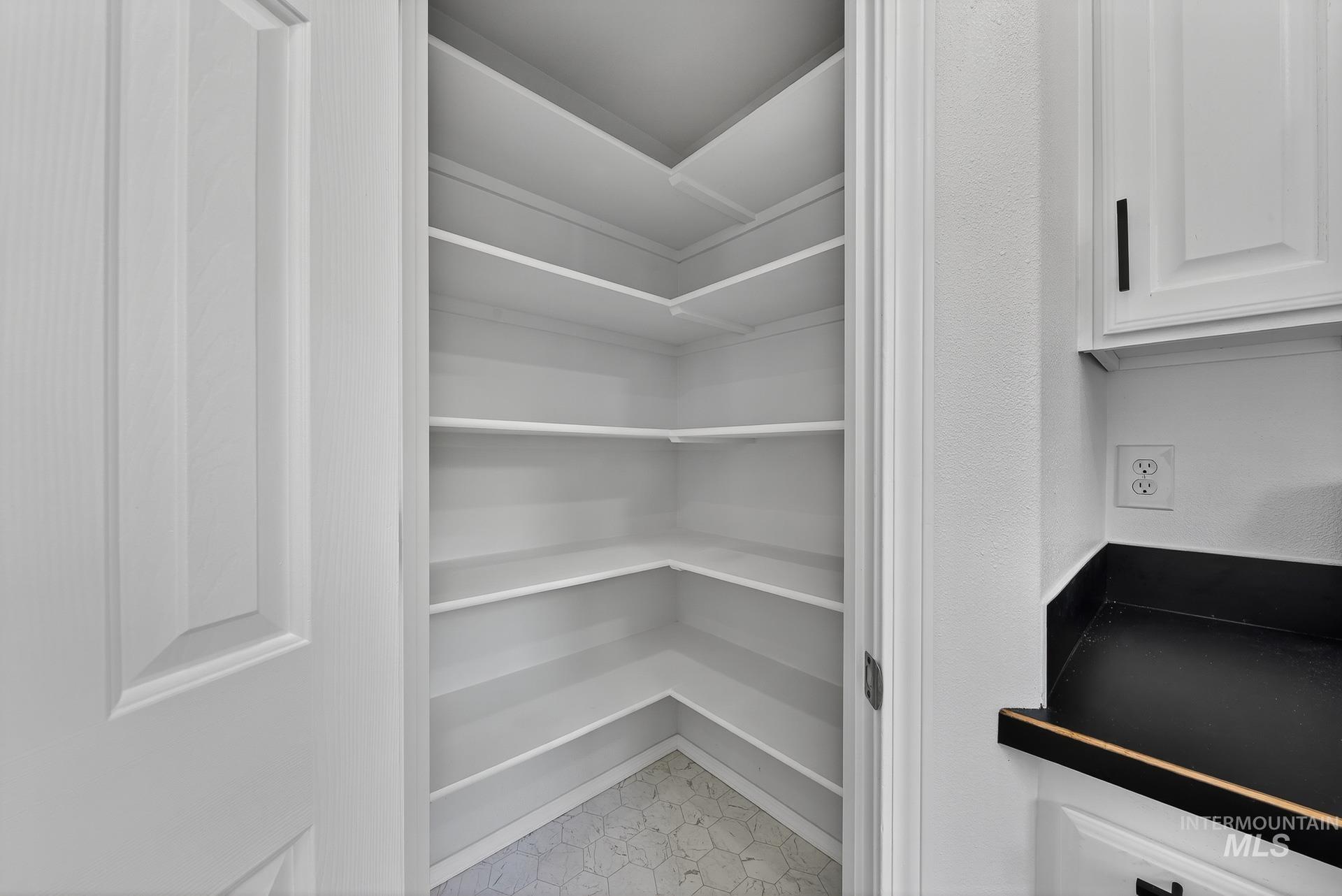 3719 E Sage Ct, Nampa, Idaho 83687, 6 Bedrooms, 2.5 Bathrooms, Residential For Sale, Price $524,000,MLS 98956095