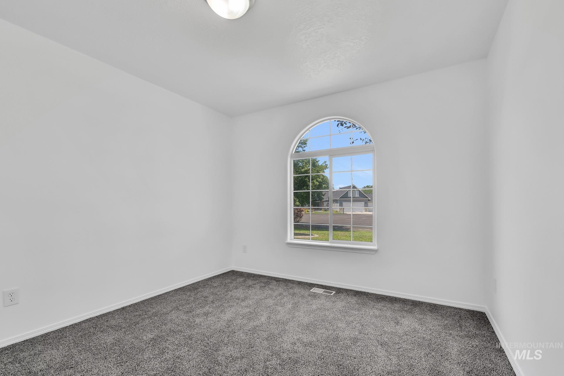 3719 E Sage Ct, Nampa, Idaho 83687, 6 Bedrooms, 2.5 Bathrooms, Residential For Sale, Price $524,000,MLS 98956095