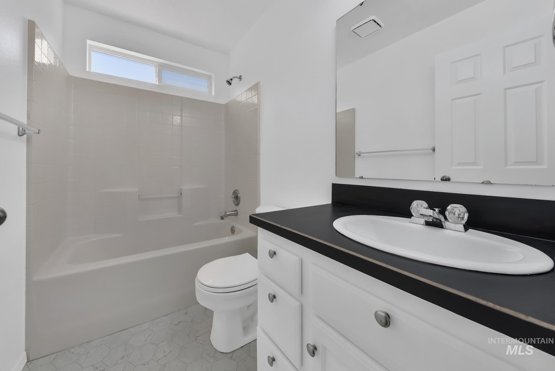 3719 E Sage Ct, Nampa, Idaho 83687, 6 Bedrooms, 2.5 Bathrooms, Residential For Sale, Price $524,000,MLS 98956095