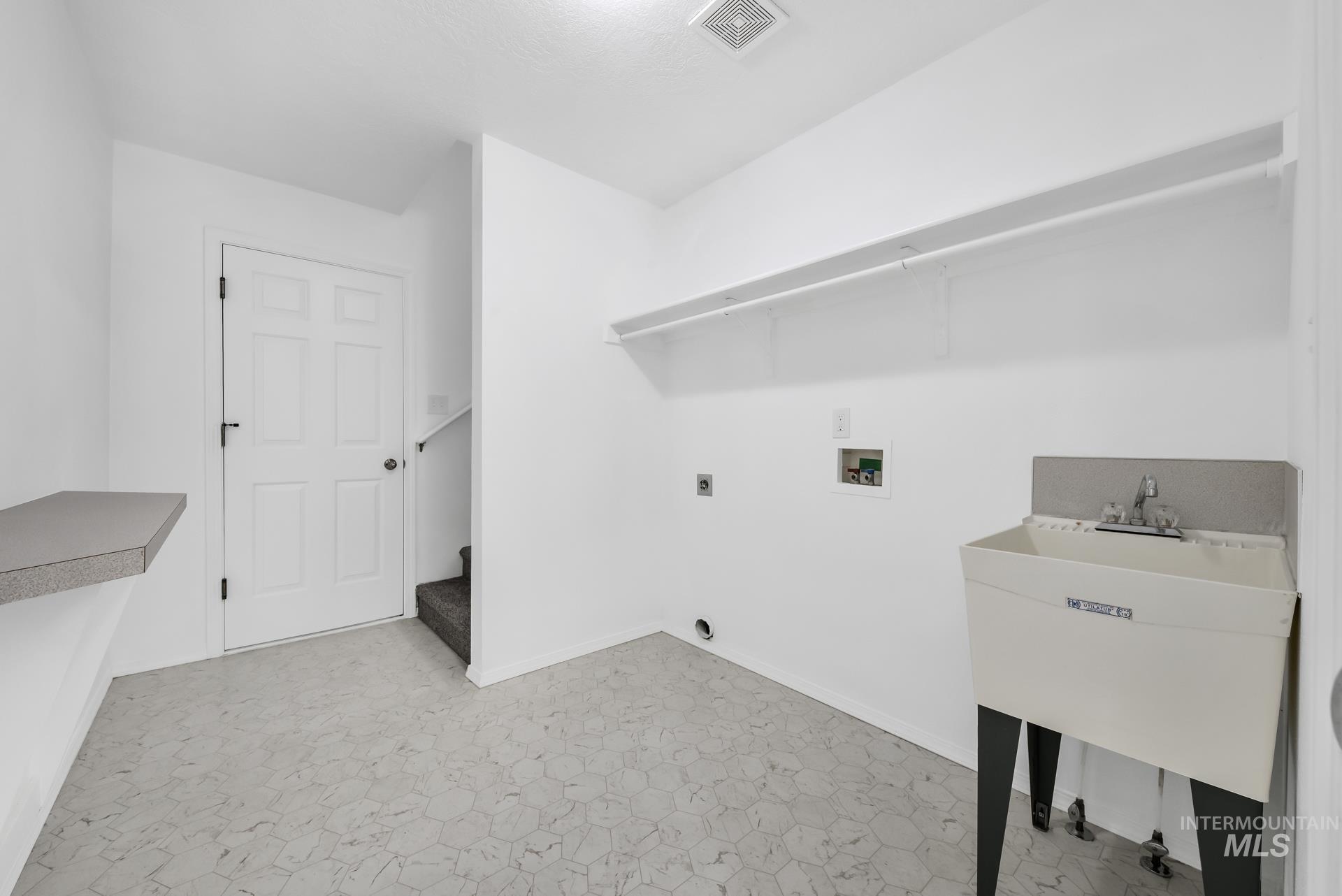 3719 E Sage Ct, Nampa, Idaho 83687, 6 Bedrooms, 2.5 Bathrooms, Residential For Sale, Price $524,000,MLS 98956095