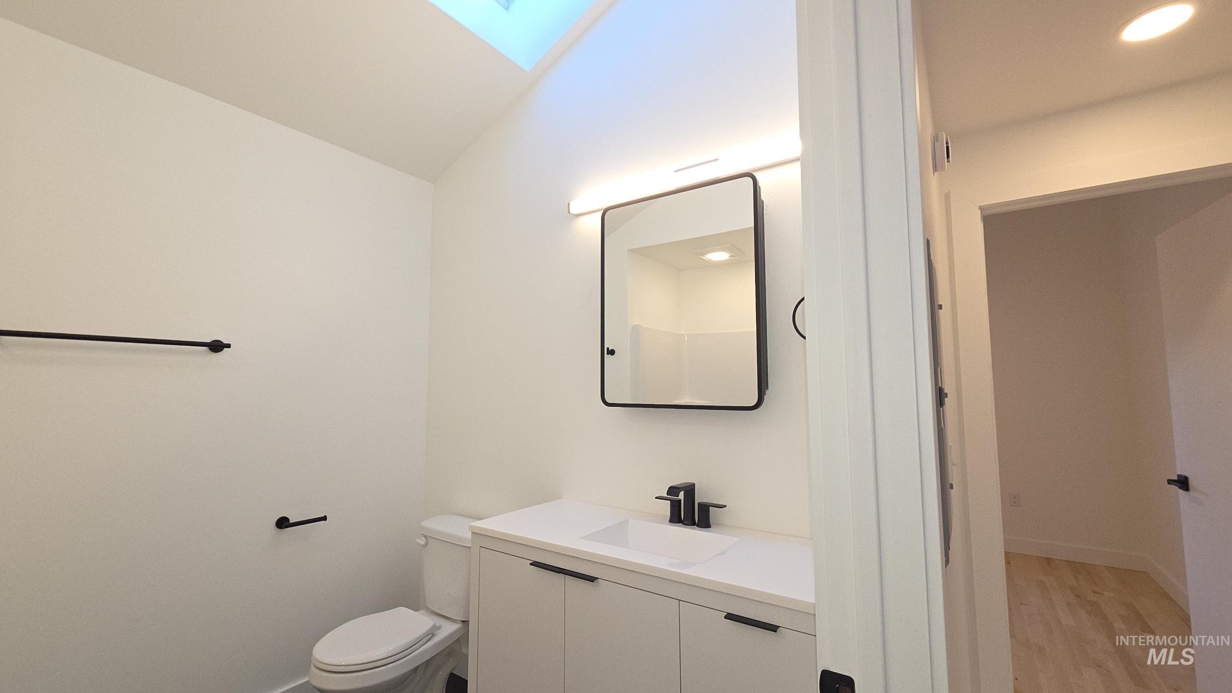 424 E Palouse River Dr., Moscow, Idaho 83843, 2 Bedrooms, 1 Bathroom, Residential For Sale, Price $235,000,MLS 98956103