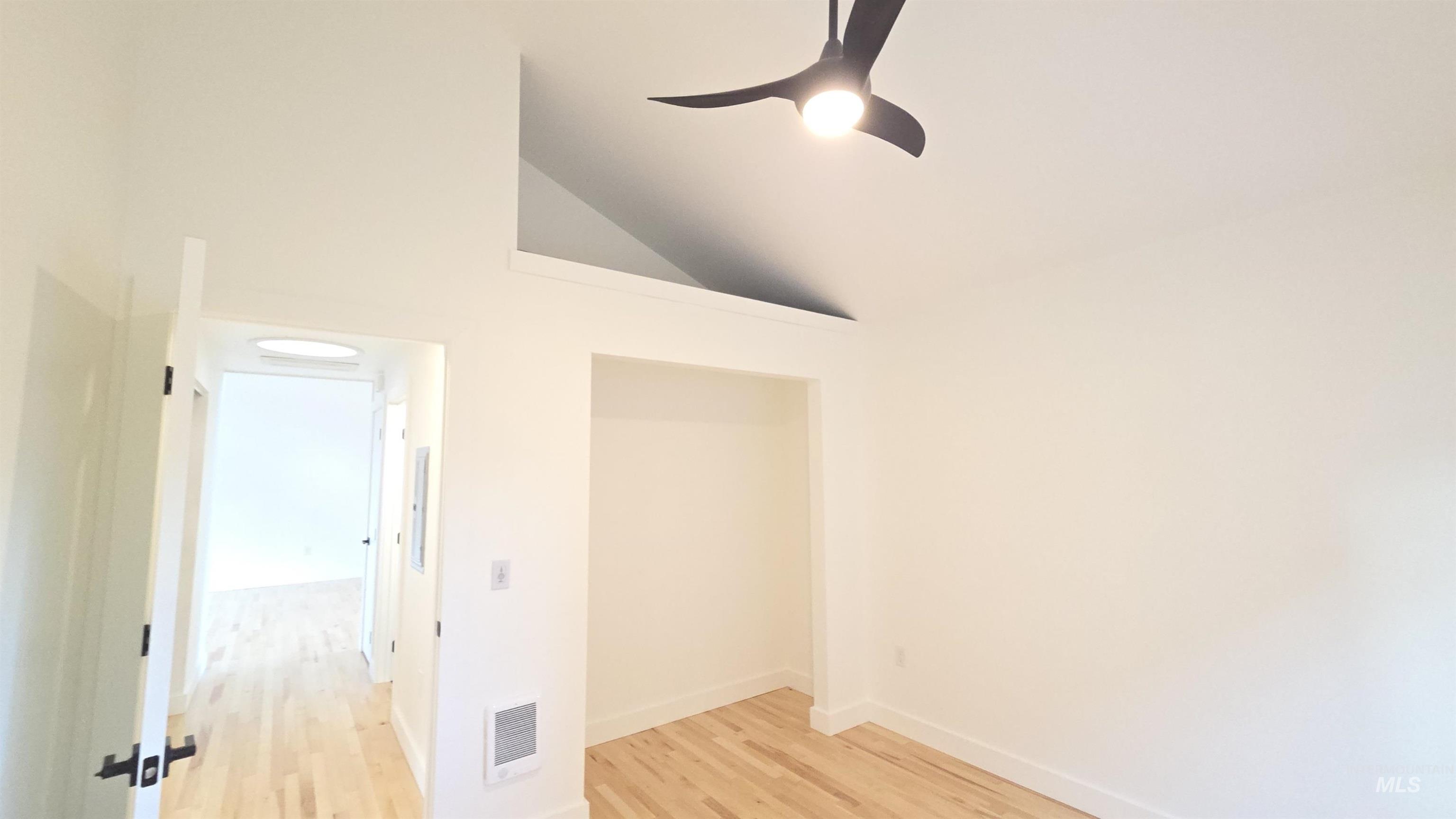 424 E Palouse River Dr., Moscow, Idaho 83843, 2 Bedrooms, 1 Bathroom, Residential For Sale, Price $235,000,MLS 98956103