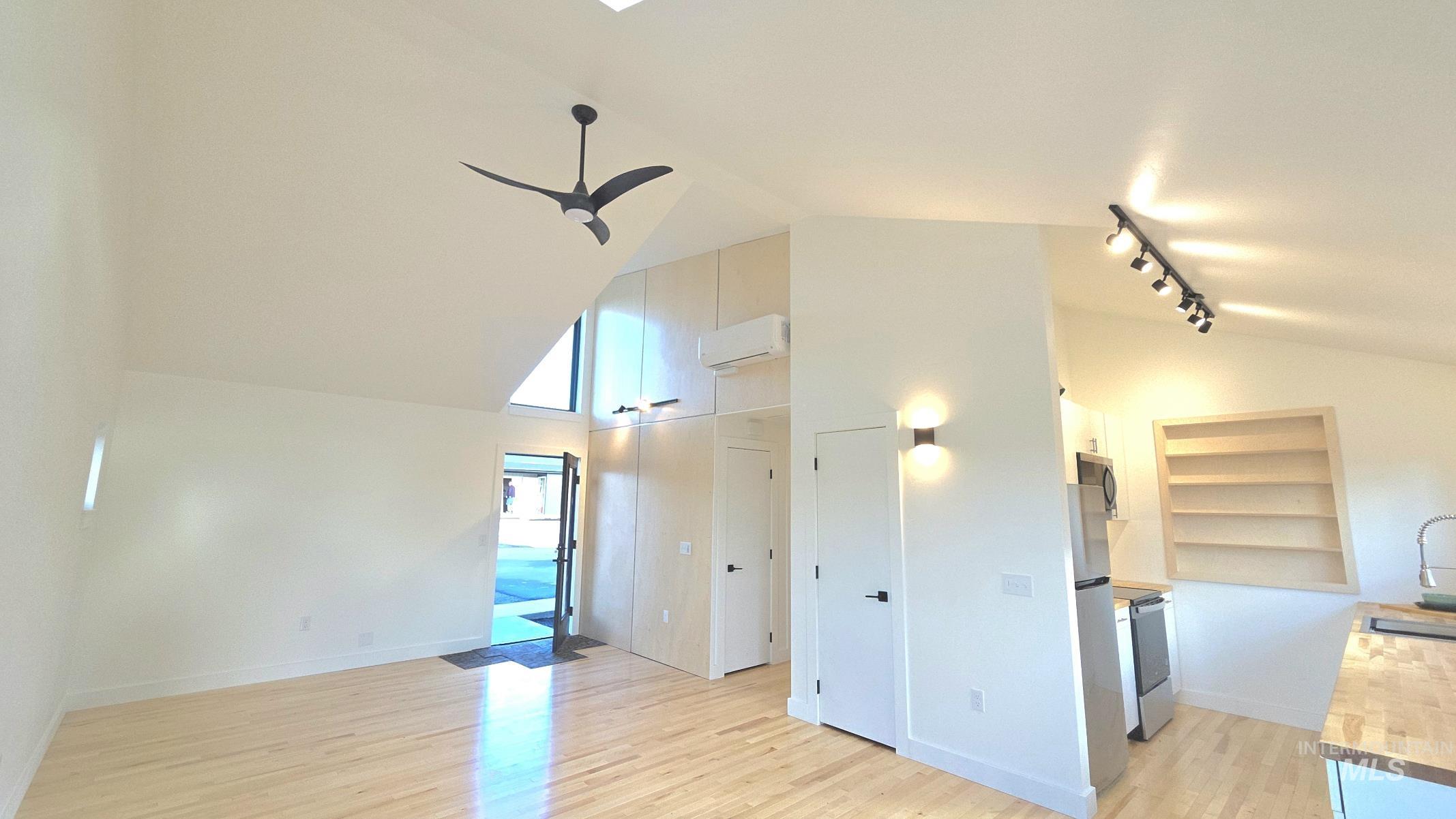 424 E Palouse River Dr., Moscow, Idaho 83843, 2 Bedrooms, 1 Bathroom, Residential For Sale, Price $235,000,MLS 98956103